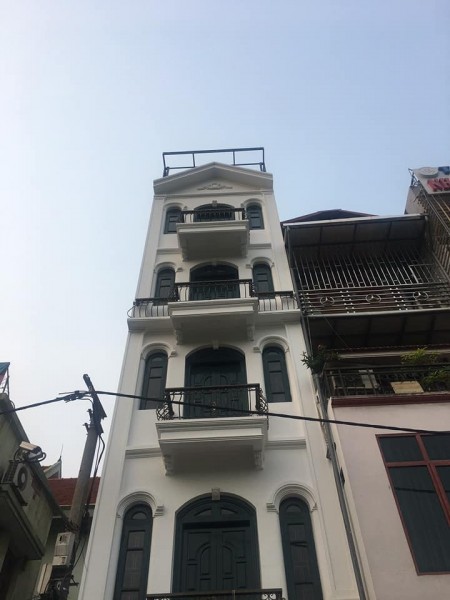 Bán Nhà Mặt Hồ Ngọc Lâm Ôtô Vỉa Hè Nhà Đẹp Ở Ngay 60m x MT 5m chỉ 6,6tỷ