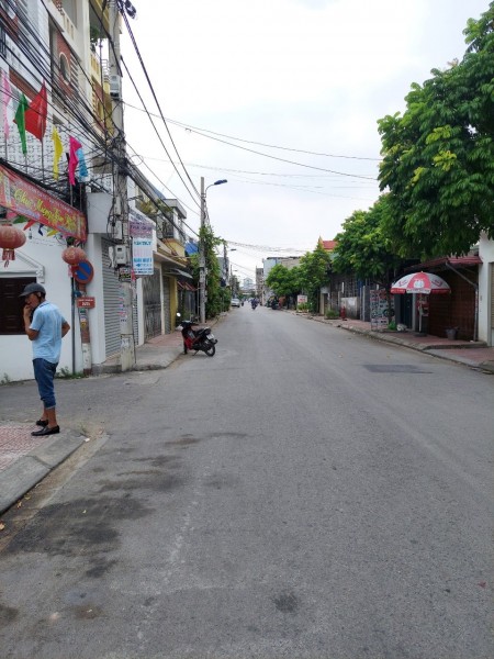 Bán đất chính chủ sổ sẵn, pháp lí đầy đủ, ngang 4.27m, giá thoả thuận, lh 0838057318