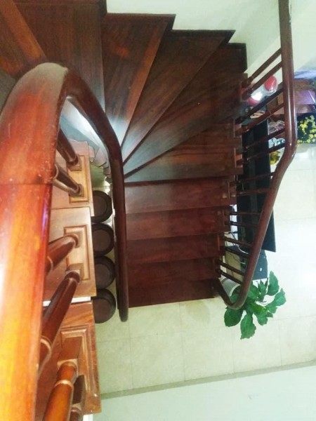 Bán nhà, Yên Hòa, Nguyễn Khang, Nhà kiên cố dt 52m2, 5 tầng, có 5,4 tỷ.