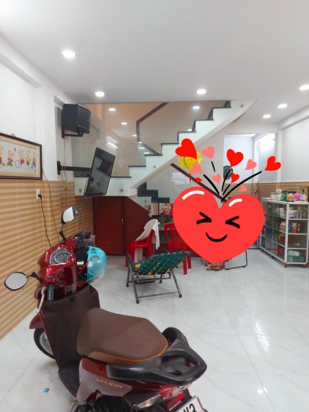 Chủ nợ cá độ mùa đá banh bán rẻ nhà Lạc Long Quân dt 45m2 chỉ 4.8 tỷ
