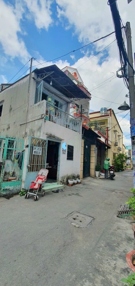 Nhà 1 trệt 1 lầu (3x6.5), hẻm xe hơi quay đầu, hẻm hông thoáng mát, gần sân bay TSN