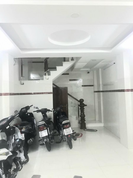 Bán nhà Hoàng Văn Thụ, Đối Diện Công Viên, chính chủ bán nhanh 4.3 tỷ