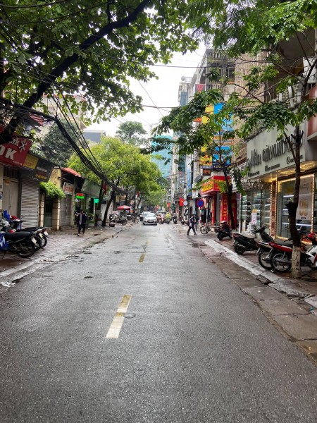 Bán nhà Doãn Kế Thiện đẳng cấp cách phố chỉ 20m cực Vip, ô tô vào thẳng nhà, dt 61m2, giá 7.4 tỷ