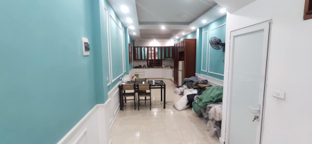 Bán nhà nguyên căn mặt tiền ngõ to như phố Ngọc Lam, dt 79m2, giá chỉ 10.2 tỷ
