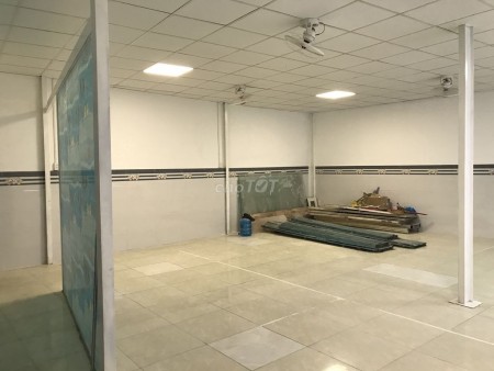 Cho thuê nhà MT Cách Mạng Tháng 8, Q3, góc hai mặt tiền đường. 6m*18m nở hậu 9m