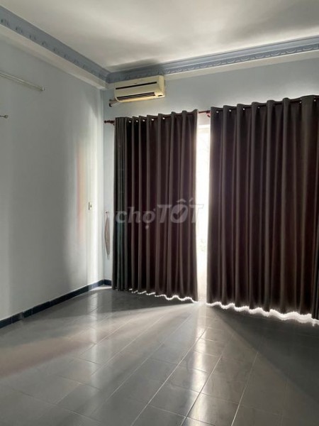 Cho thuê MT Cao Thắng, Phường 6, Quận 3. DT: 5x20m, 1 trệt, 3 lầu. Nhà mới đẹp 100%.