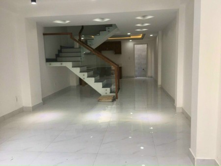 Cần cho thuê, trệt 2 lầu, 5x20m, sân 5m,5 phòng 4 toilet... HXT Trường Sa, Phường 14, Quận 3