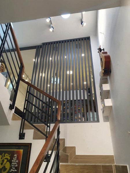 Bán nhà Quận 10. nhà 3 tầng nở hậu diện tích 32m2 không lộ giới giá chỉ 2,3 tỷ