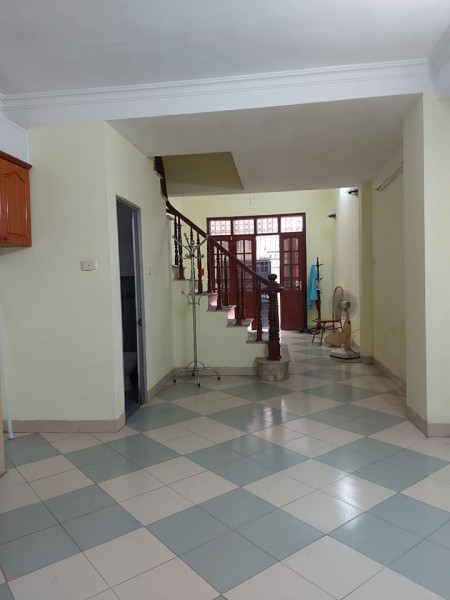 Bán nhà Cầu Giấy ở rộng thoáng diện tích 50m2 giá 5 tỷ nhà xây mới đẹp ở ngay