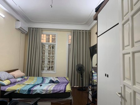 Bán nhà Đường Láng, Đống Đa, gần ngã tư Sở, dt 36m2, 5 tầng, giá 3.85 tỷ