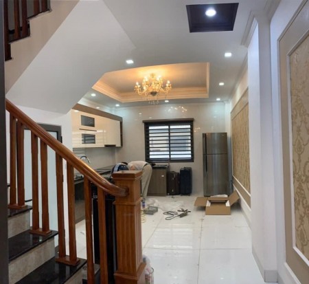 Siêu hiếm bán nhà phố Triều Khúc gara ô tô kinh doanh đỉnh, dt 54m2, 5 tầng, mt 4m, giá 7.7 tỷ