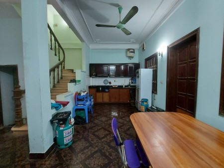 Chính chủ nhờ bán nhà. Kim Ngưu, dt 72m2, 3 tầng đúc, mt 5m, giá nhỉnh 5 tỷ
