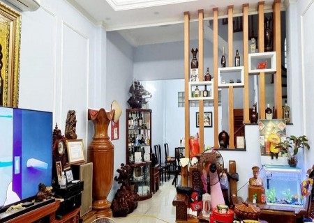Bán nhà phố Nguyên Văn Cừ, mới đẹp ở ngay, 45m2, 5 tầng, giá chỉ hơn 4 tỷ