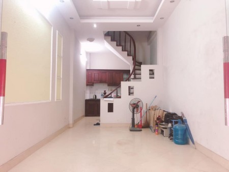 Bán nhà mặt phố Hoàng Mai, Kinh doanh cực đỉnh. 34m x 5 tầng = 3,6 tỷ có thương lượng sâu