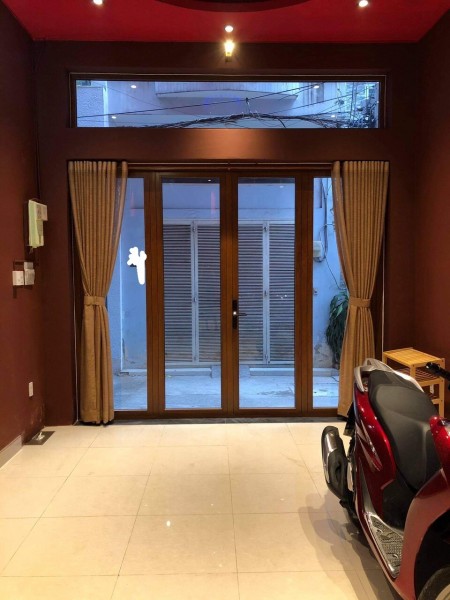 Cần bán nhà quận 1 đẹp giá cả thương lượng, liên hệ 0353828620