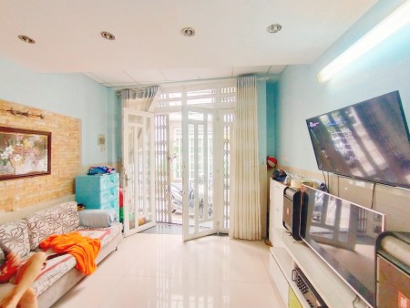 Hàng ngộp cần bán nguyên căn 46m2, 3 tầng đúc, dt 46m2, sát Aeon Mall lh 0886880910