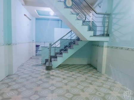 Bán nhà Đường Lê Văn Qưới, Quận Bình Tân dt 4M*11M, giá 3.5 tỷ hẻm xe tải 1 set