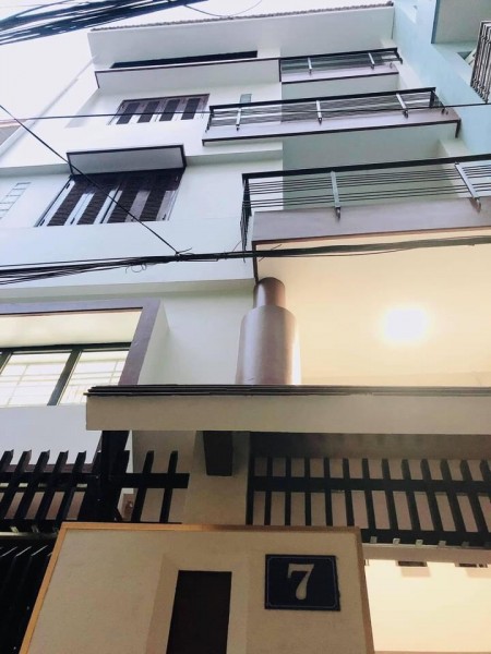 Bán Nhà Ngõ 898 Đường Láng, Đống Đa DT 38m2, 5 tầng đúc kiên có, giá 3 tỷ.