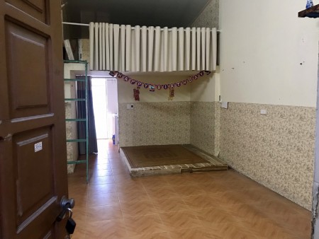 Chính chủ cho thuê căn hộ tập thể Ban Cơ Yếu giá 4tr. Liên hệ: 0974645010