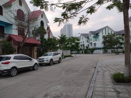 Bán nhà Lê trọng Tấn, siêu hiếm, Lô góc kinh doanh đỉnh, ô tô đua. 35m, 4T, giá 3,7ty