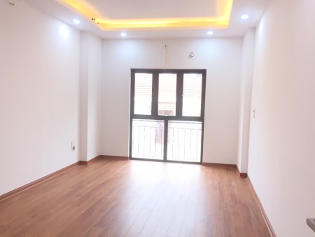 Nhỉnh 3 tỷ có ngay nhà gần Linh Đàm Hoàng Mai 40m mặt tiền 3.9m