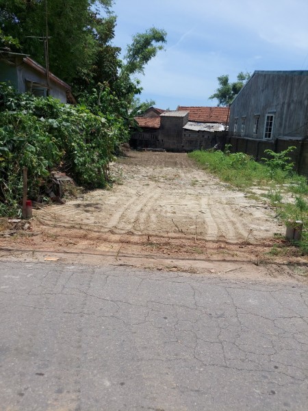 Chủ  cần tiền nên cần bán gấp lô đất mặt tiền Trần Hoàn, phù hợp kinh doanh