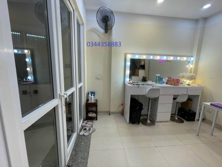 Hiếm Nhà Sát Phố dt 42m2, 6 tầng đúc, đường Đê La Thành Nhỏ, có giá 5,5 tỷ