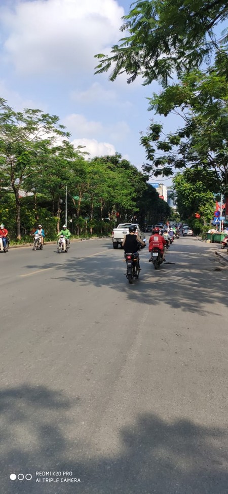Chính chủ Bán nhà mặt phố Thái Thịnh, Lô góc, Kinh doanh đỉnh, giá chỉ nhỉnh 10 tỷ, Mặt tiền gần 4m.