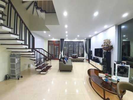 Biệt thự phố Định Công tặng nội thất châu Âu, ô tô đỗ cửa ngày đêm, dt 115m2, giá 11.5 tỷ