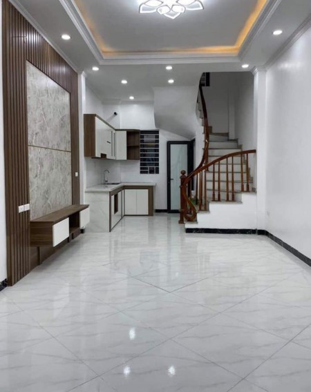 Giảm giá sập sàn mùa covid, nhà Ngọc Thụy, ô tô đỗ cửa 35 m2 x 5 tầng, giá chỉ 3 tỷ