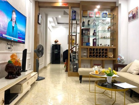 Chỉ 3.2 tỷ có nhà 5 tầng, 35 m2, ở Khương Trung, Quận Thanh Xuân. LH gấp 0989537586