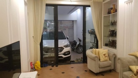 Bán nhà 90m2, có thang máy tại Cầu Giấy, thiết kế hiện đại, ngõ rộng 2 ô tô tránh, 5 tầng