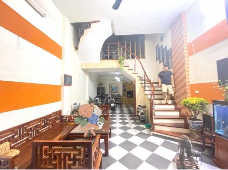 Bán nhà Hoàng Mai gara ô tô 47m2 5 tầng 5m mặt tiền giá chỉ 7.5 tỷ gia lộc