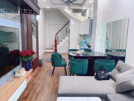 Bán nhà phố Lò Đức, dt 36m2, 4 tầng, nhà đẹp, ngõ thông, giá nhỉnh 4 tỷ, lhcc