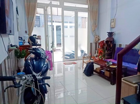 Hẻm xe hơi Kênh Tân Hóa Tân Phú gần mặt tiền 50m2 nhỉnh 4tỷ39