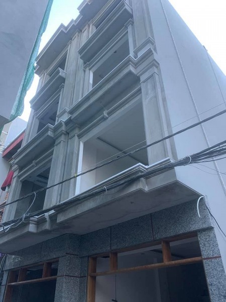 Siêu hiếm,Cần bán nhà mới cứng 44/50T2x4, Nguyễn Văn Cừ, Long Biên