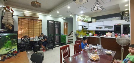 Bán nhà Tô Vĩnh Diện, Thanh Xuân, lô góc, ô tô đỗ, dt 60m2, nhỉnh 7 tỷ