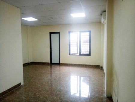 [Giảm 30%] Văn phòng cho thuê Vương Thừa Vũ 32m2 giá chỉ 5tr5, lh 0918645995