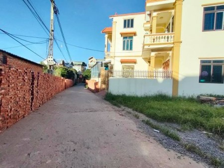 Đất Đào Xuyên, Đa Tốn DT 63m2 đường thông 4m giá có 2.3 tỷ. LH 0983253436