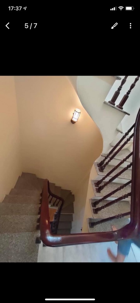 Nguyên căn Hoàng Hoa Thám 32m2, 6 tầng, 5 phòng, giá chỉ có 2,8 tỷ.