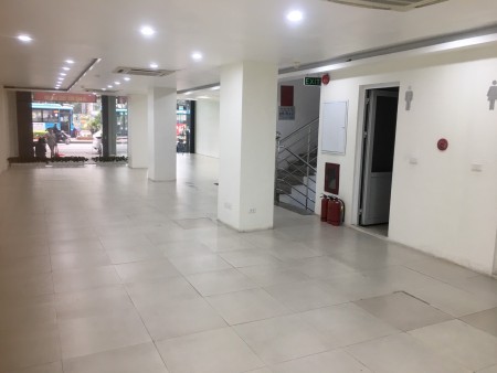 Chủ nhà cho thuê 20 m2 văn phòng tầng 1 tại 62 đường đôi Yên Phụ. Giá rẻ-Dịch vụ tốt
