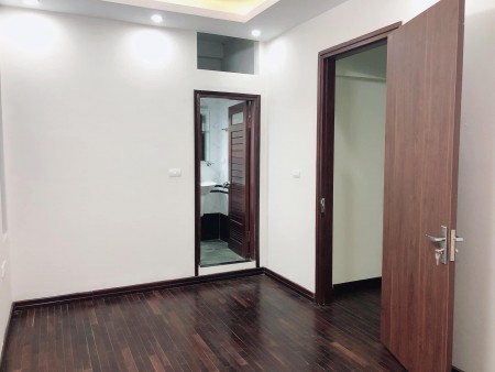 Bán Nhà Pháo Đài Láng, Đống Đa DT 40m2, 5T, Kinh doanh, Nhỉnh 3 Tỷ.