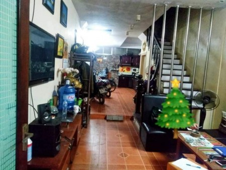 Lạc Long Quân, 53mX4T. Ngay nhà hàng Sen Tây Hồ. Giá 5.8 tỷ.