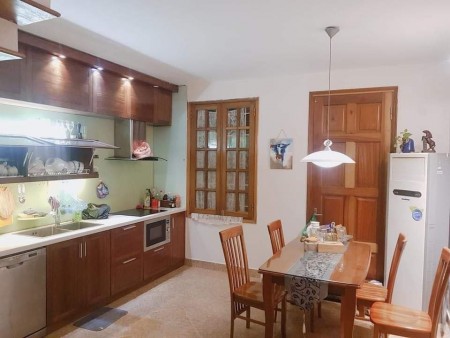 Bán Nhà Giáp Nhất, Quận Thanh Xuân, diện tích 28m2, 5 tầng, giá nhỉnh 2 tỷ.
