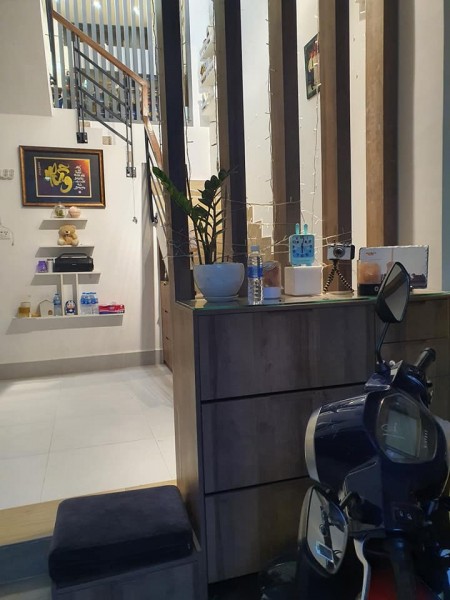 Bán gấp nhà Quận Bình Tân, 4 tầng, giá 5.4 tỷ, liên hệ 0917173744 Nghĩa