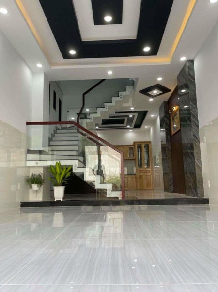 Bán nhà mới đẹp, đúc 2 tấm kiến cố, đường 1 sẹc, rộng 5m, giá bán 2.4 tỷ