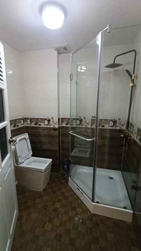 Bán nhà Tây Hồ, ngõ thông, ô tô qua nhà nhà đẹp, 50m2, 4 tầng, giá chỉ 6.7 tỷ