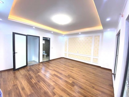Nhà lò đúc 3 thoáng, gần phố cổ 49M2 x5T x 5m MT giá chỉ 3 tỷ 8