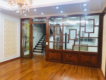 Ngõ 213 Trung Kính, gara- oto tránh, nội thất nhập khẩu sịn xò, dt 57m2 đúc 6 tầng chỉ 14.1 tỷ