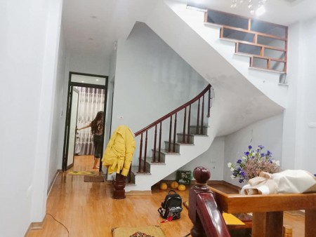 Nhà nguyên căn cực hiếm Hoàng Mai, ô tô đỗ cửa giá chỉ 4.3 tỷ, dt 42m2, lh 0344350479